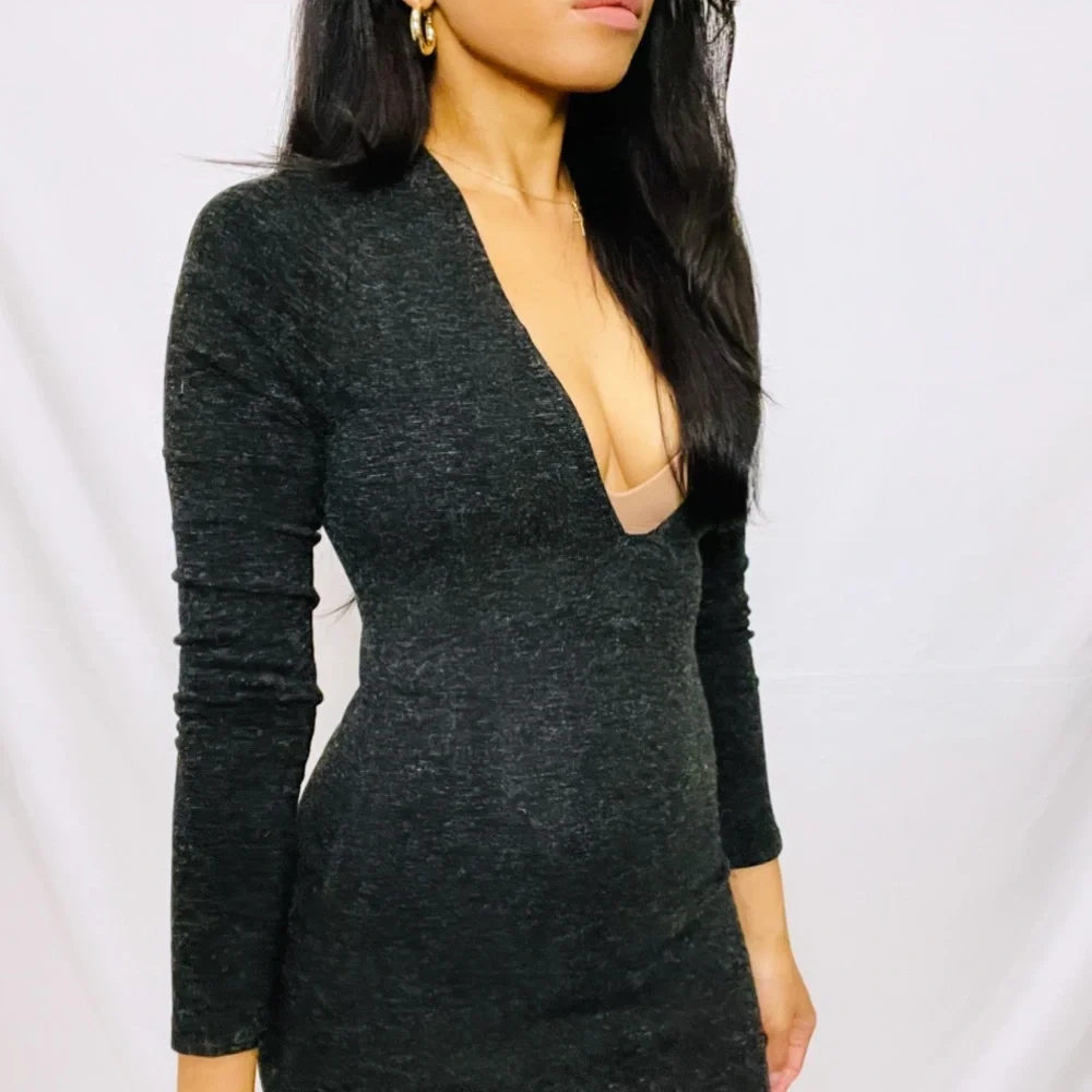 Tobi | Grey Long Sleeve V-Neck Fitted Knit Mini Dress S